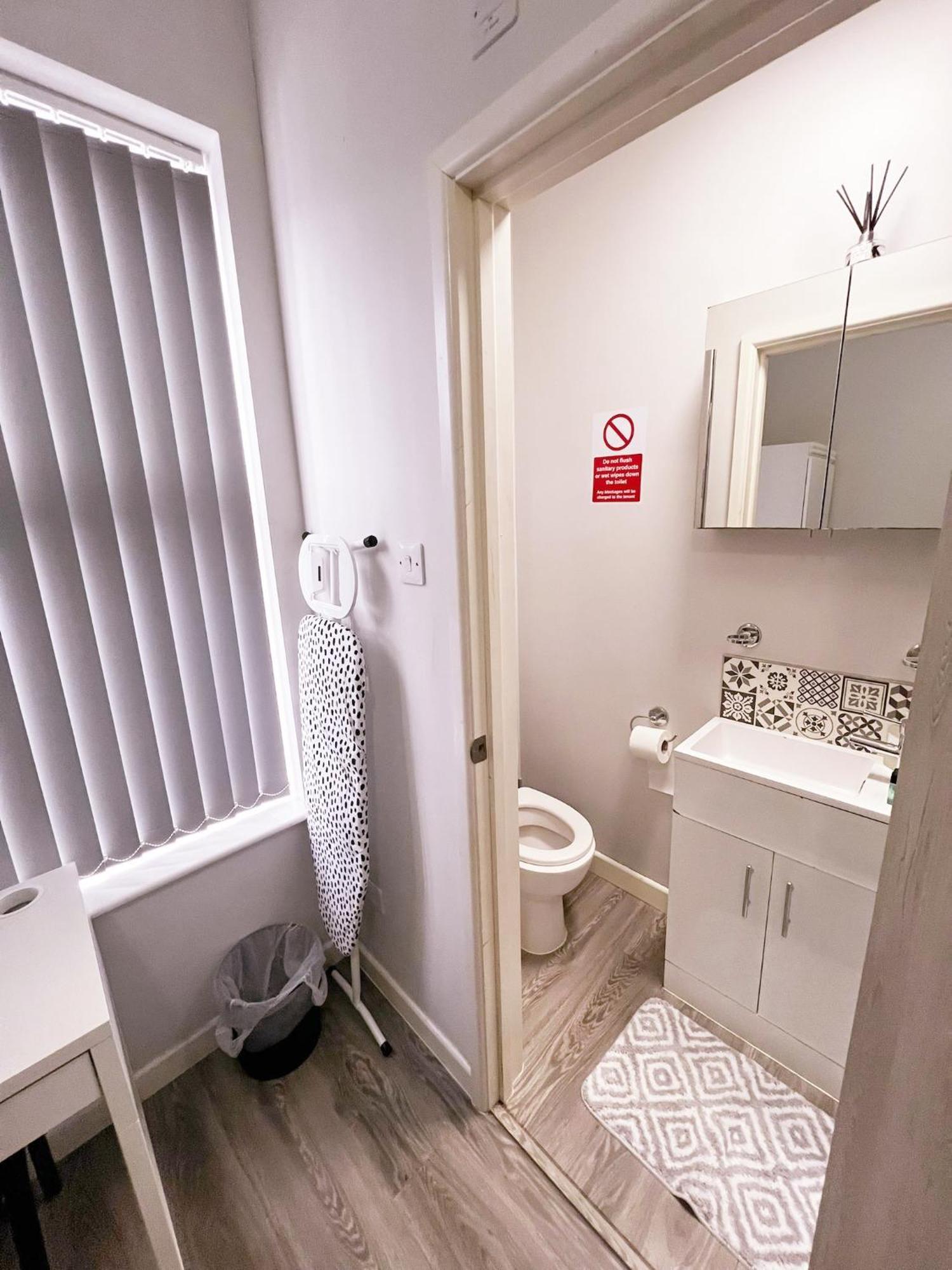 51 Kingsway Coventry Cv2 4Ff Bed & Breakfast Bagian luar foto