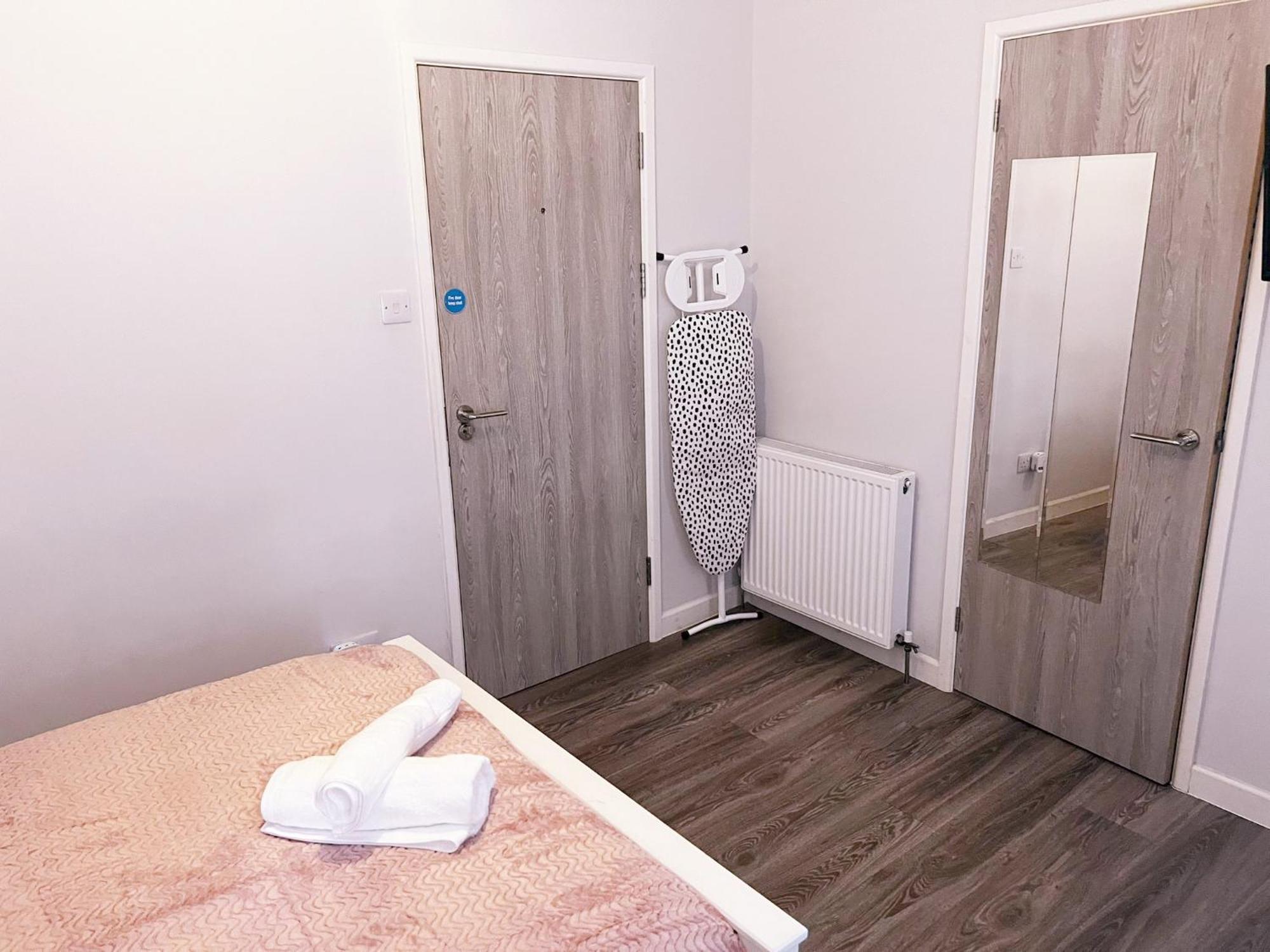51 Kingsway Coventry Cv2 4Ff Bed & Breakfast Bagian luar foto