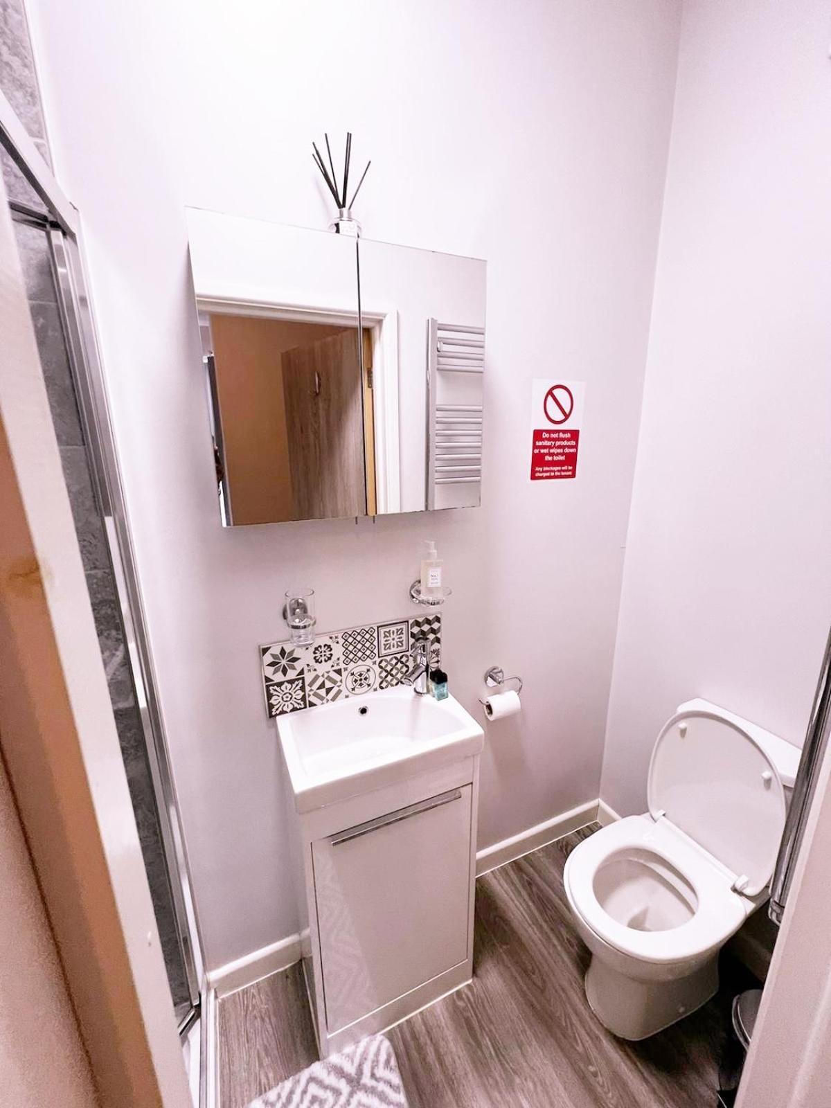 51 Kingsway Coventry Cv2 4Ff Bed & Breakfast Bagian luar foto