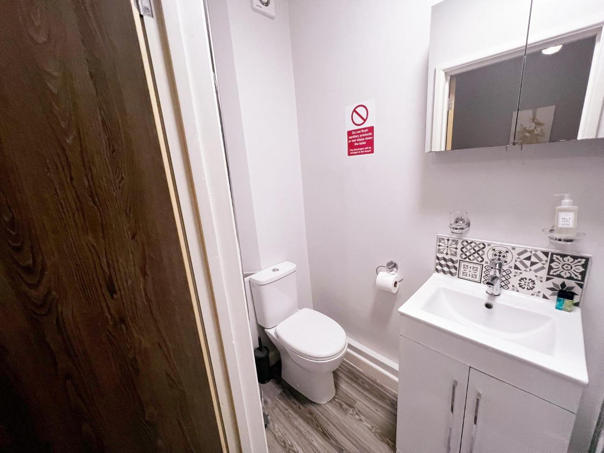 51 Kingsway Coventry Cv2 4Ff Bed & Breakfast Bagian luar foto